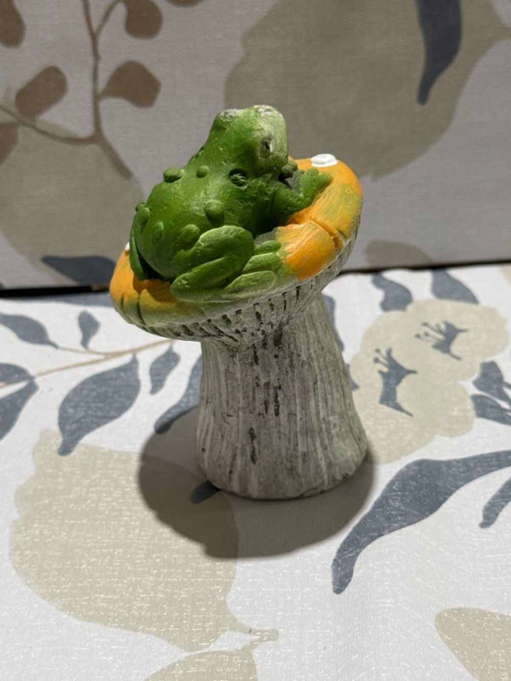 Green Frog on Yellow/Orangish Mushroom Resin Accent Sculpture - Home Accents - Picture 3 of 5